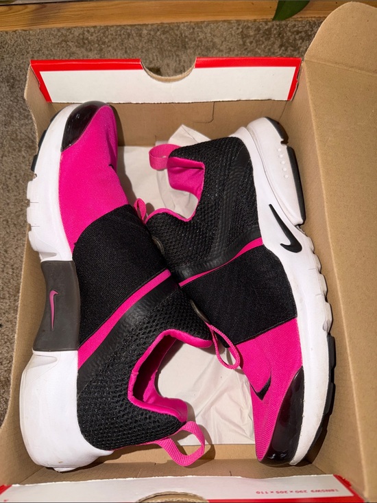 Nike Other - Nike Women’s Slip-On Athletic Sneakers - Black & Pink